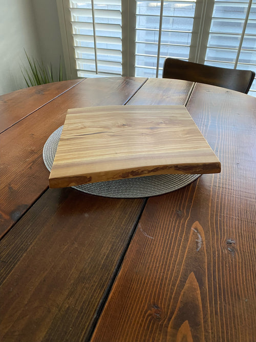 Live edge wood lazy Susan turntable, top view